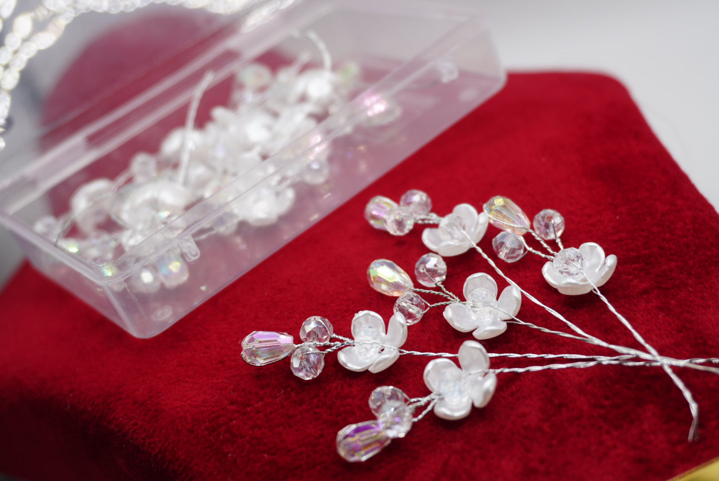 WHITE FLOWER DESIGNED HAIR ACCESSORY | SIMZDESIGNZ |