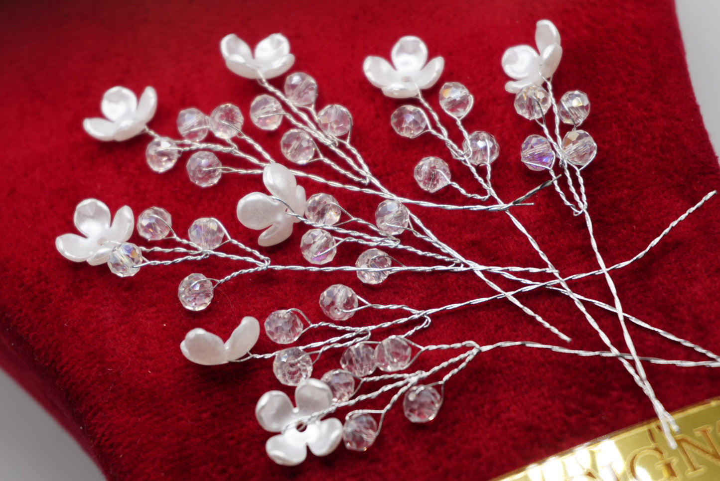 WHITE FLOWER DESIGNED HAIR ACCESSORY | SIMZDESIGNZ |