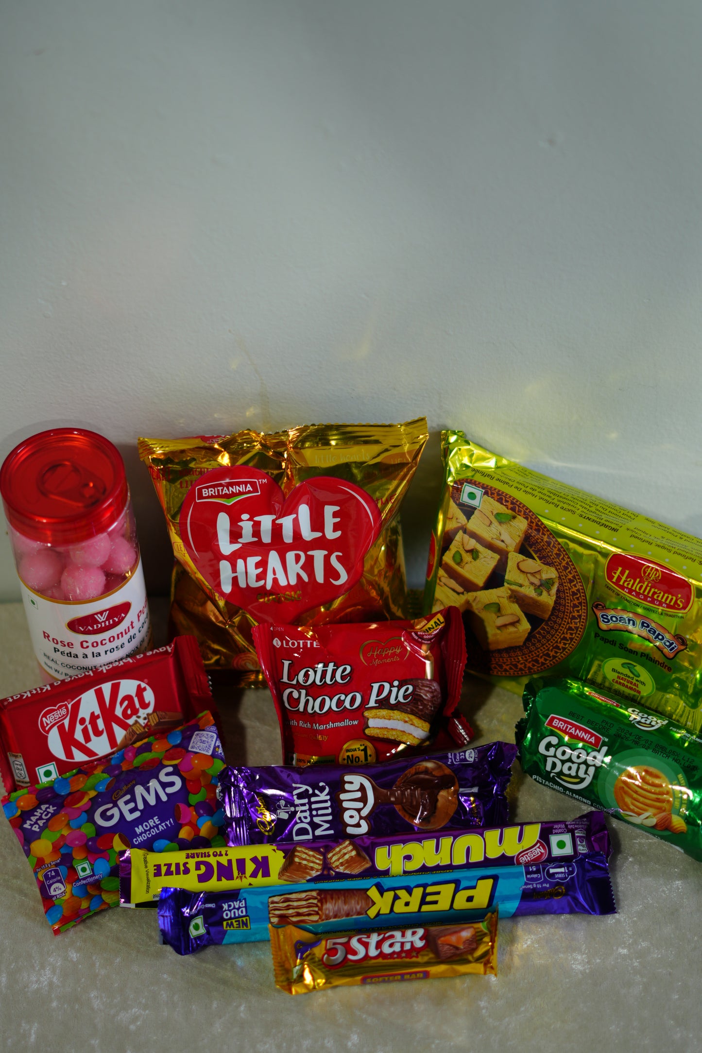 RAKHRI GIFT HAMPERS ( CHOOSE YOUR FAV. FOR YOUR FAV. ONES )