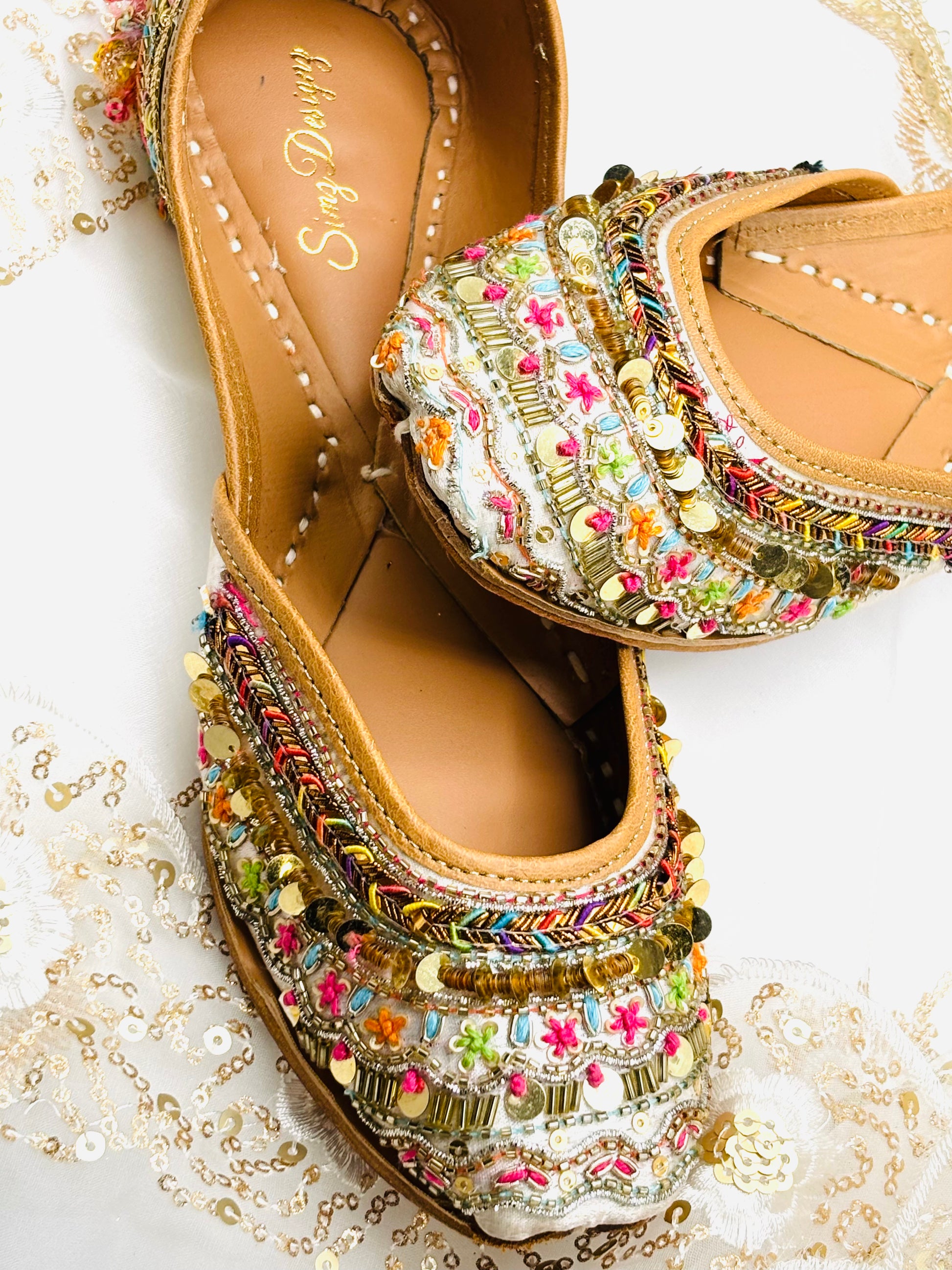 MULTI-LACE PUNJABI JUTTI