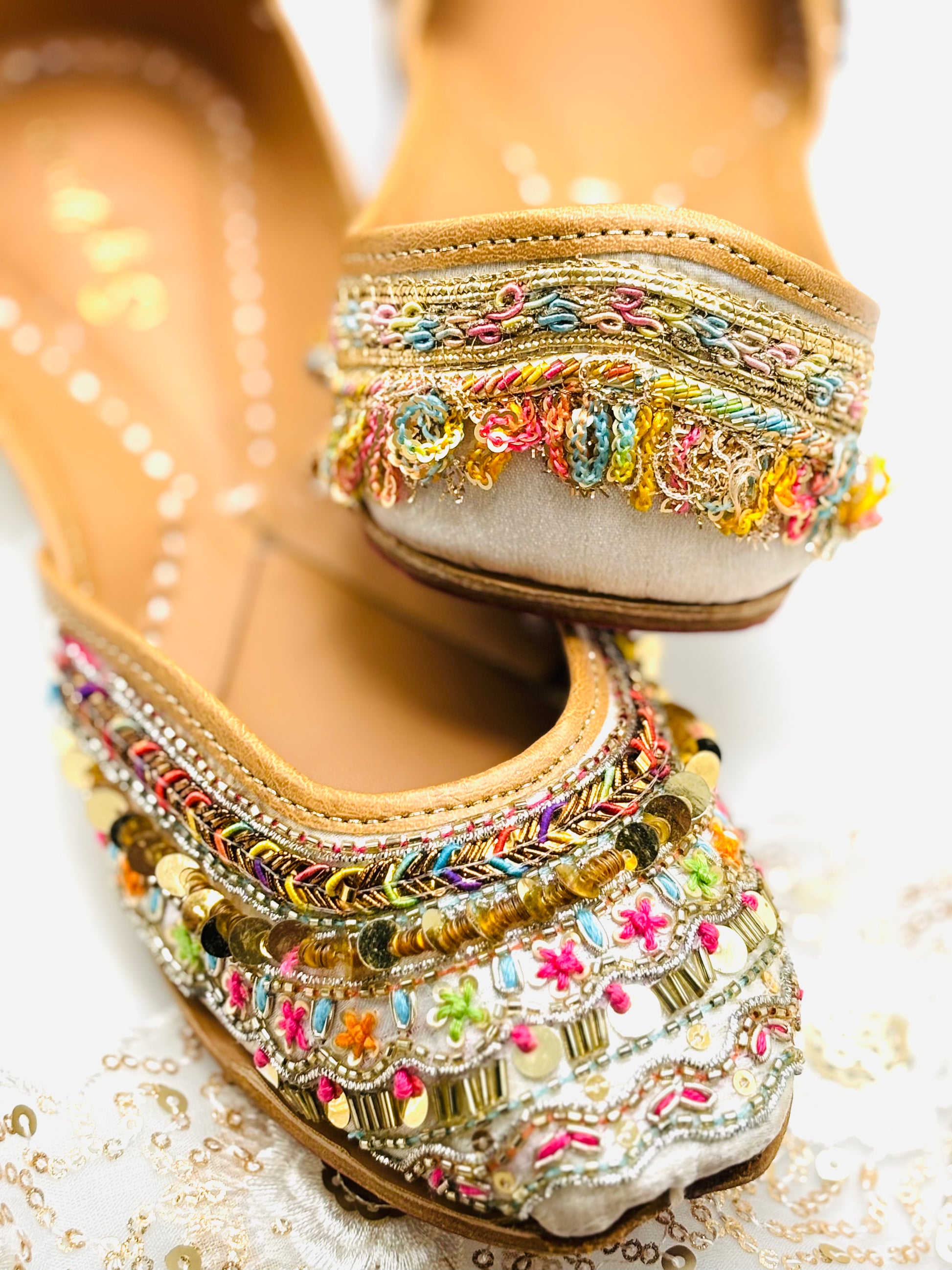 MULTI-LACE PUNJABI JUTTI