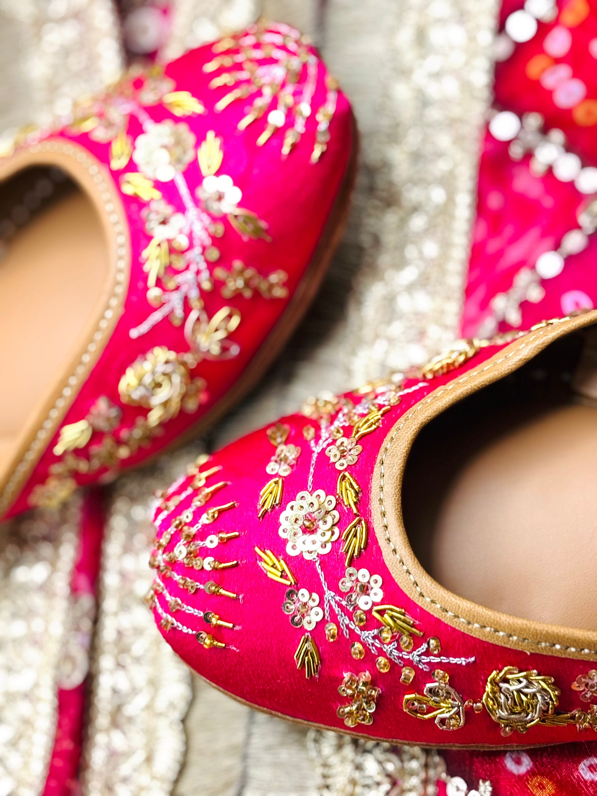 HOT PINK PUNJABI JUTTI