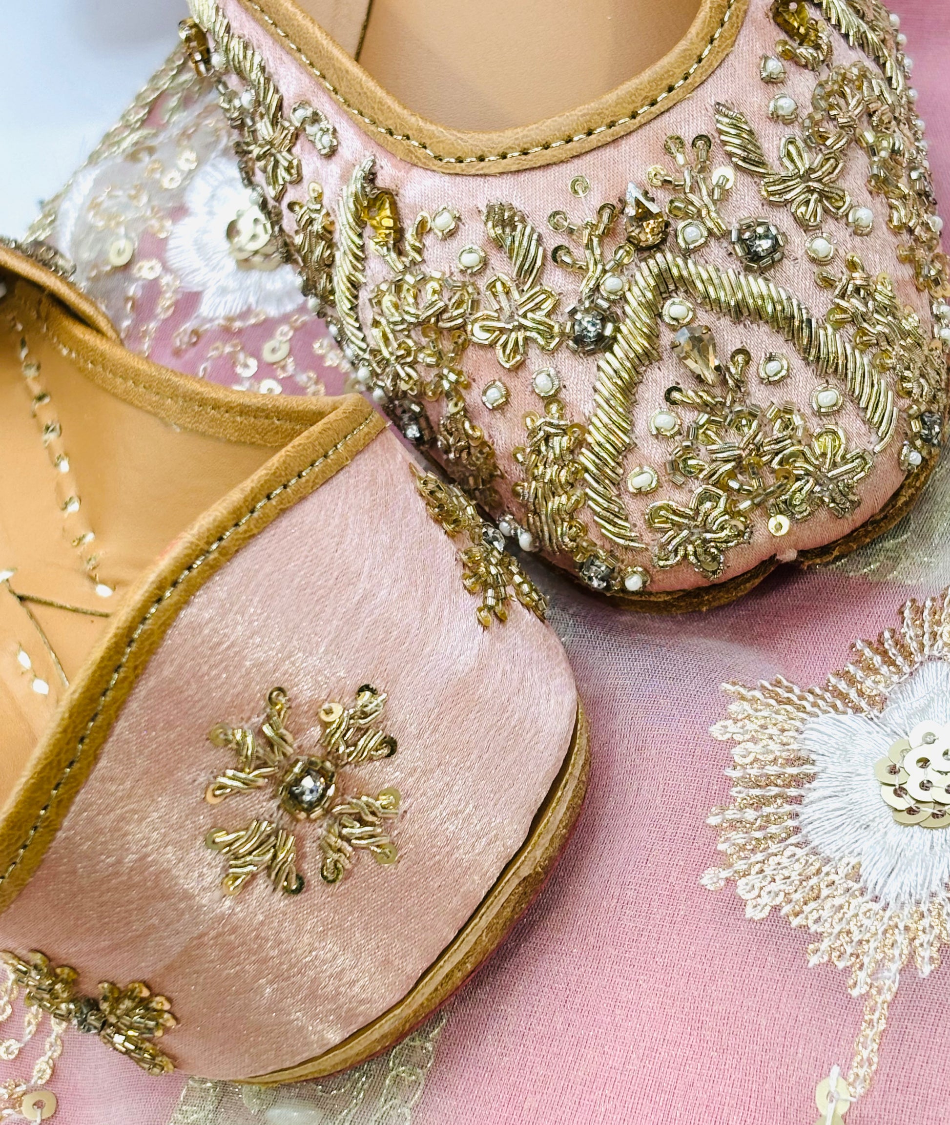 PINK DABBAKA WORKED PUNJABI JUTTI