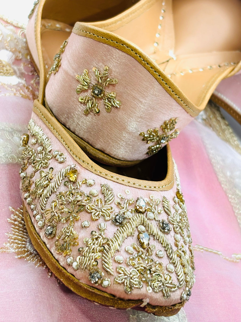 PINK DABBAKA WORKED PUNJABI JUTTI
