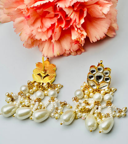 Flower-Shape Pachi Necklace With White Pearls | Simzdesignzz |