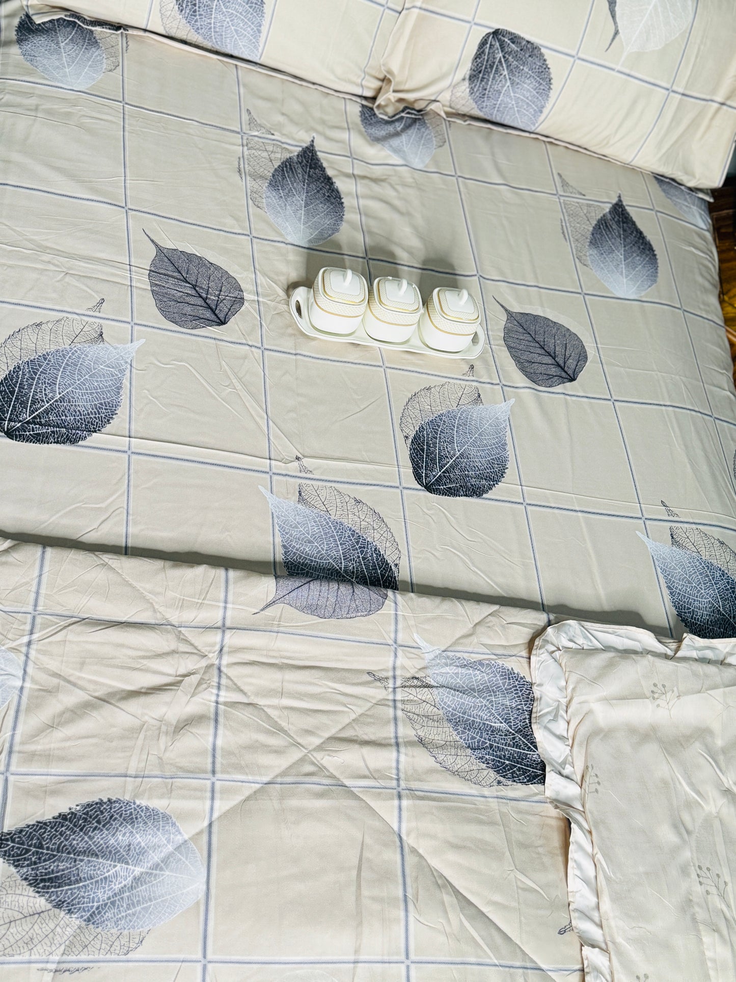 Naya King Sized Bedsheet/Comforter Set | Simzdesignzz |