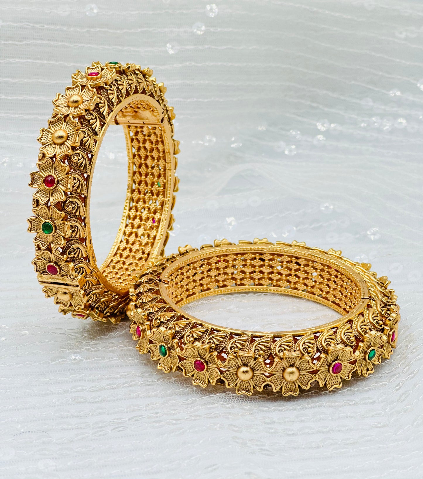 Kundan Bangles Embeded With Flowers | Simzdesignzz |