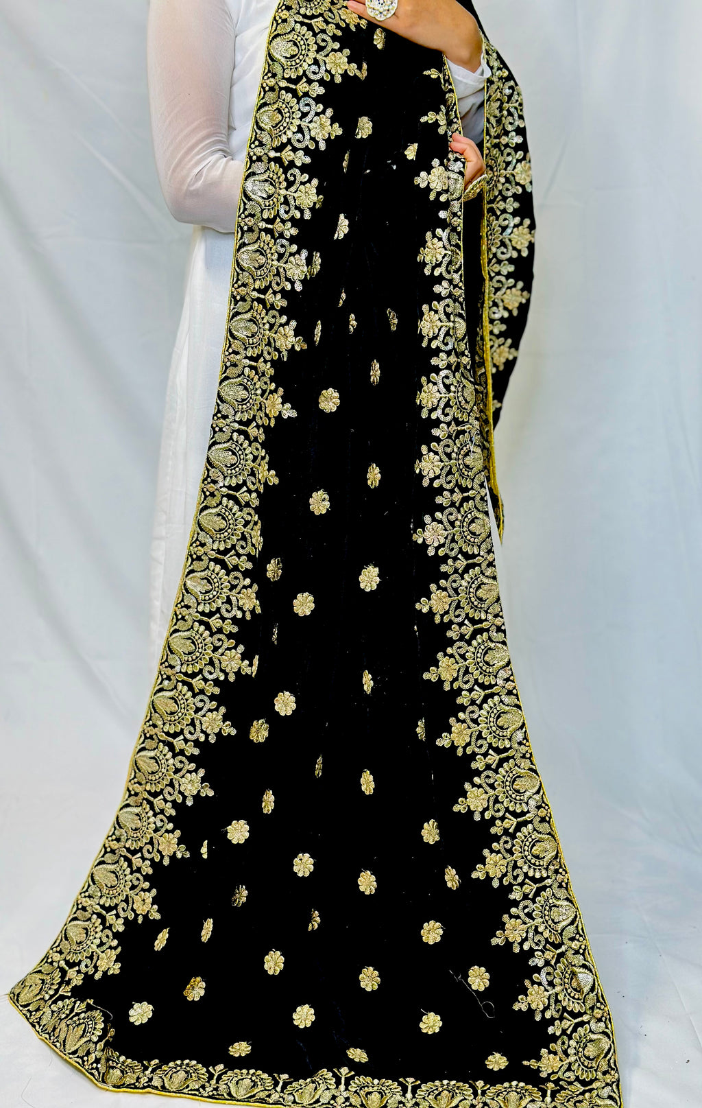 Ameera Beautiful Black Velvet Shawl | Simzdesignzz |