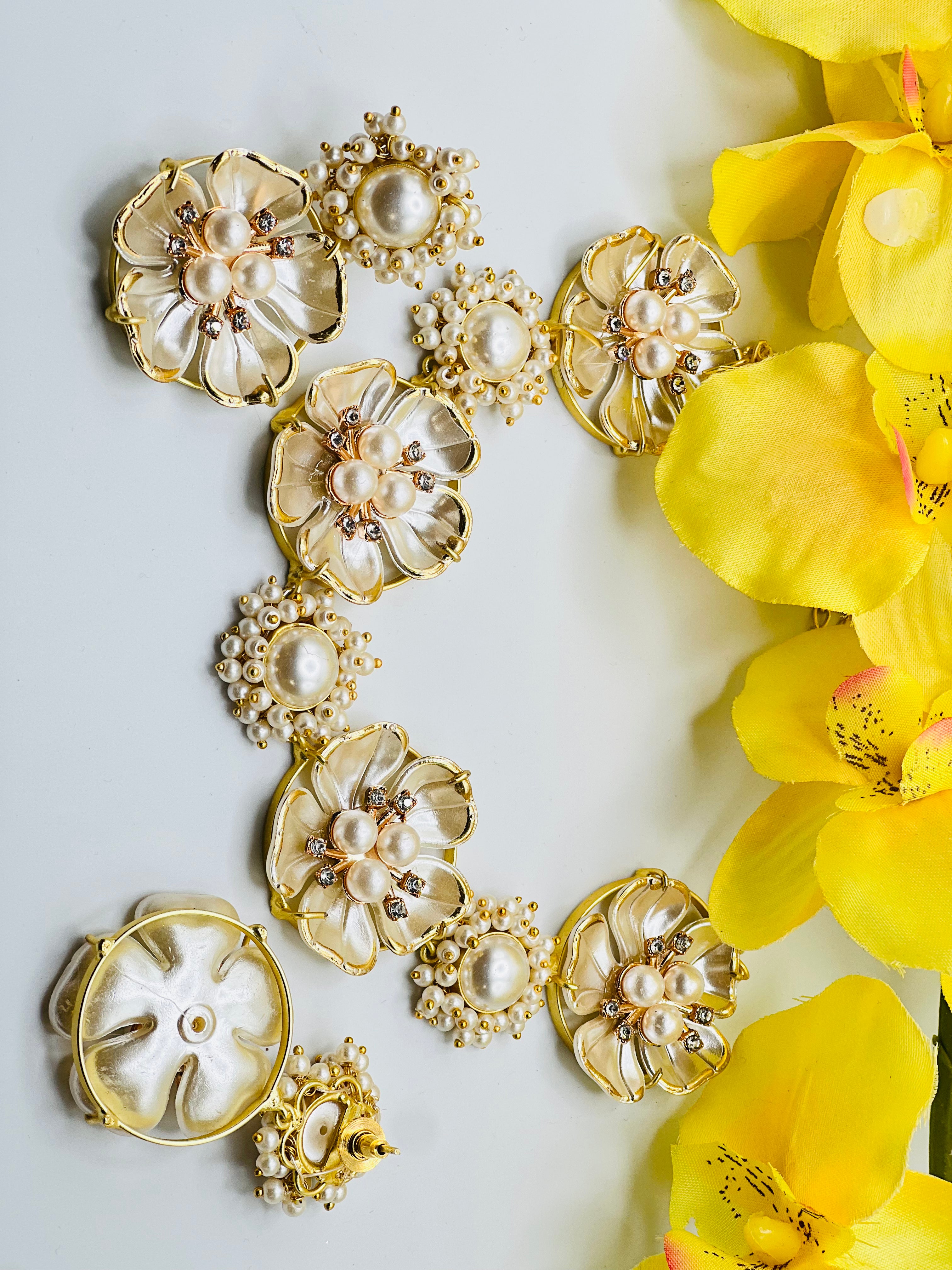 Round Pearl Stone Flower Necklace | Simzdesignzz |