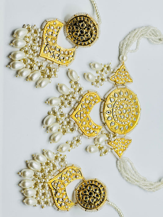 Akeera Golden Thappa Kundan Necklace Set | Simzdesignzz |