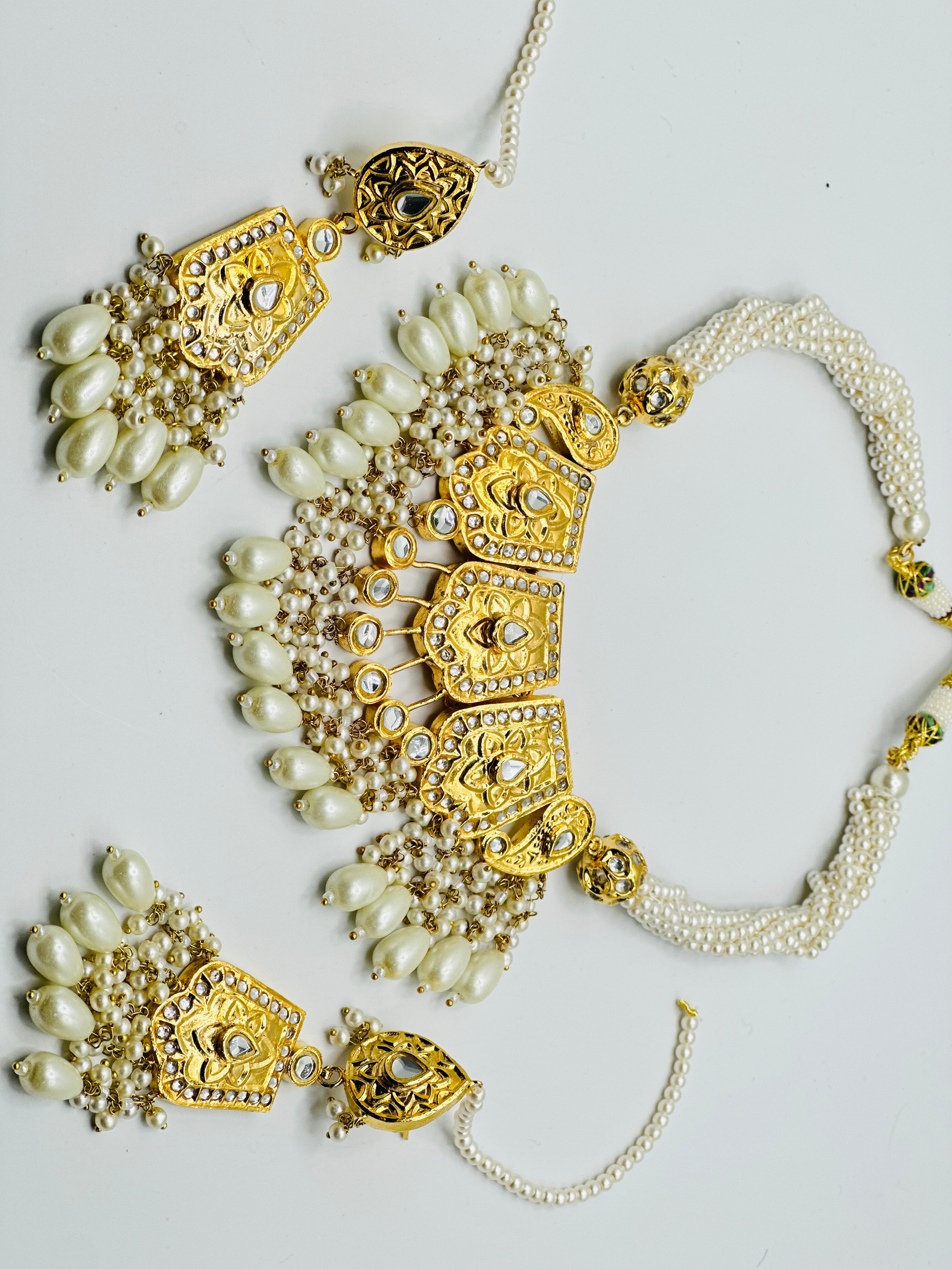 Zakkera Elegant Thappa Kundan Necklace | Simzdesignzz |