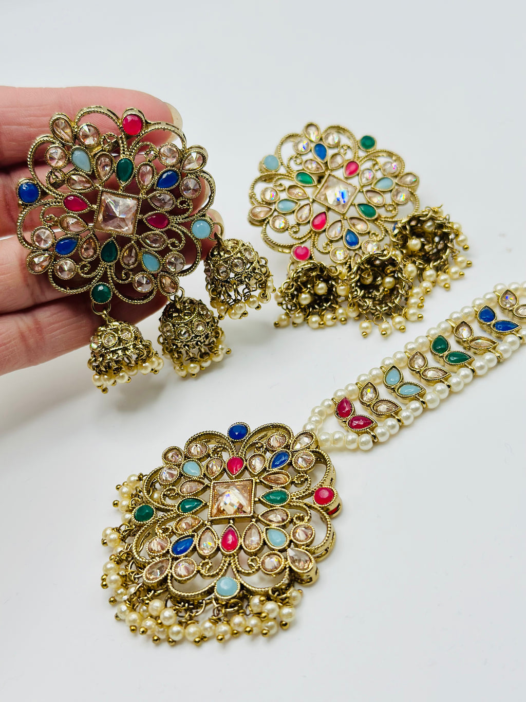 Naina Beautiful Stud Type Earrings | simzdesignzz |