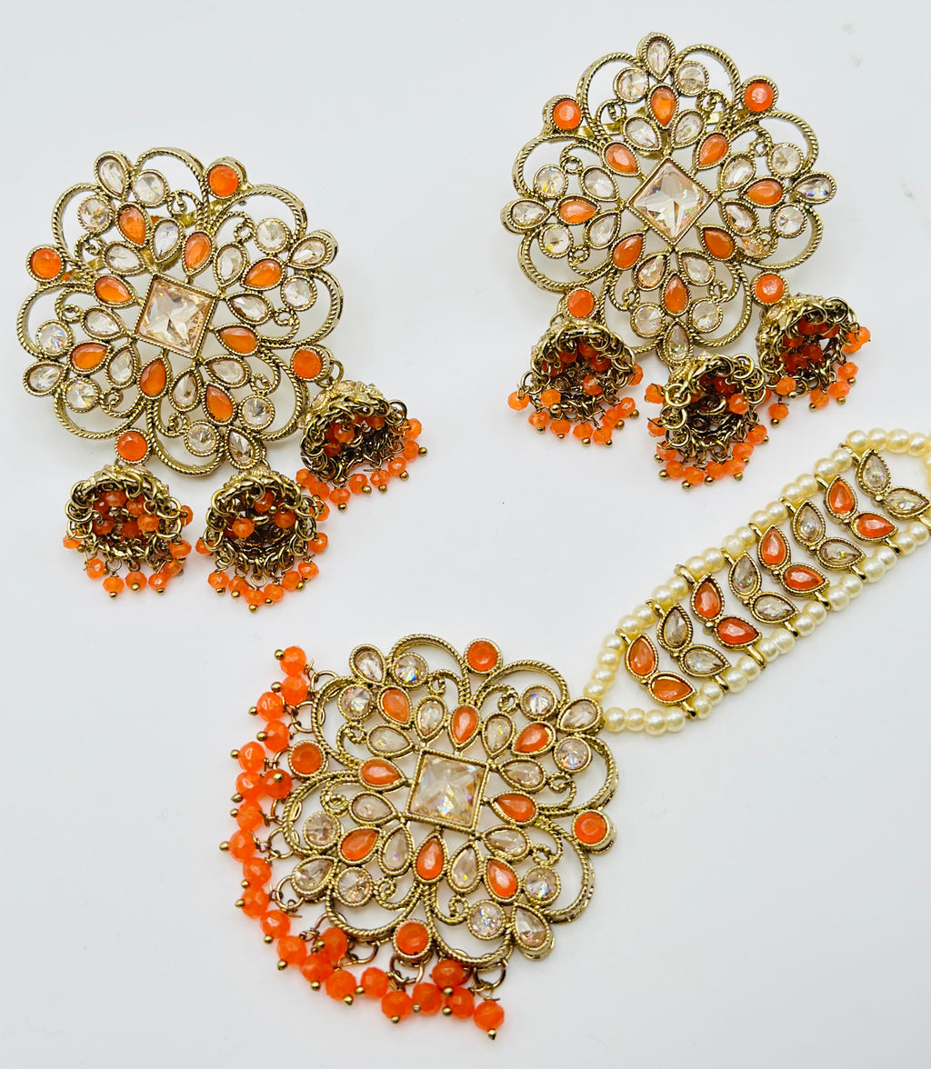 Naina Beautiful Stud Type Earrings | simzdesignzz |