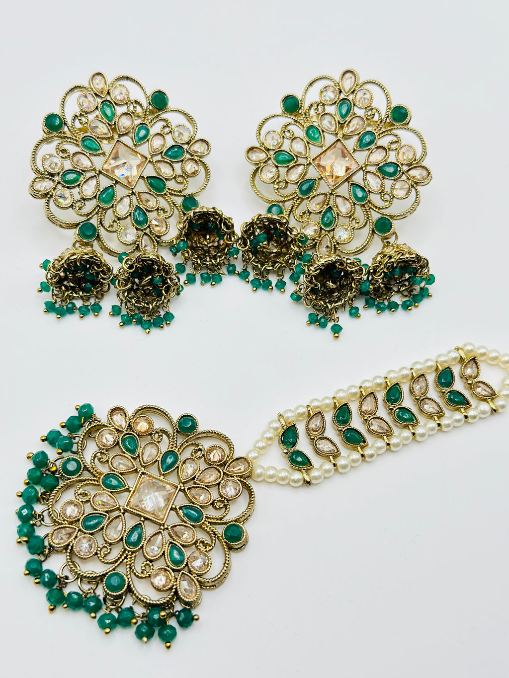 Naina Beautiful Stud Type Earrings | simzdesignzz |