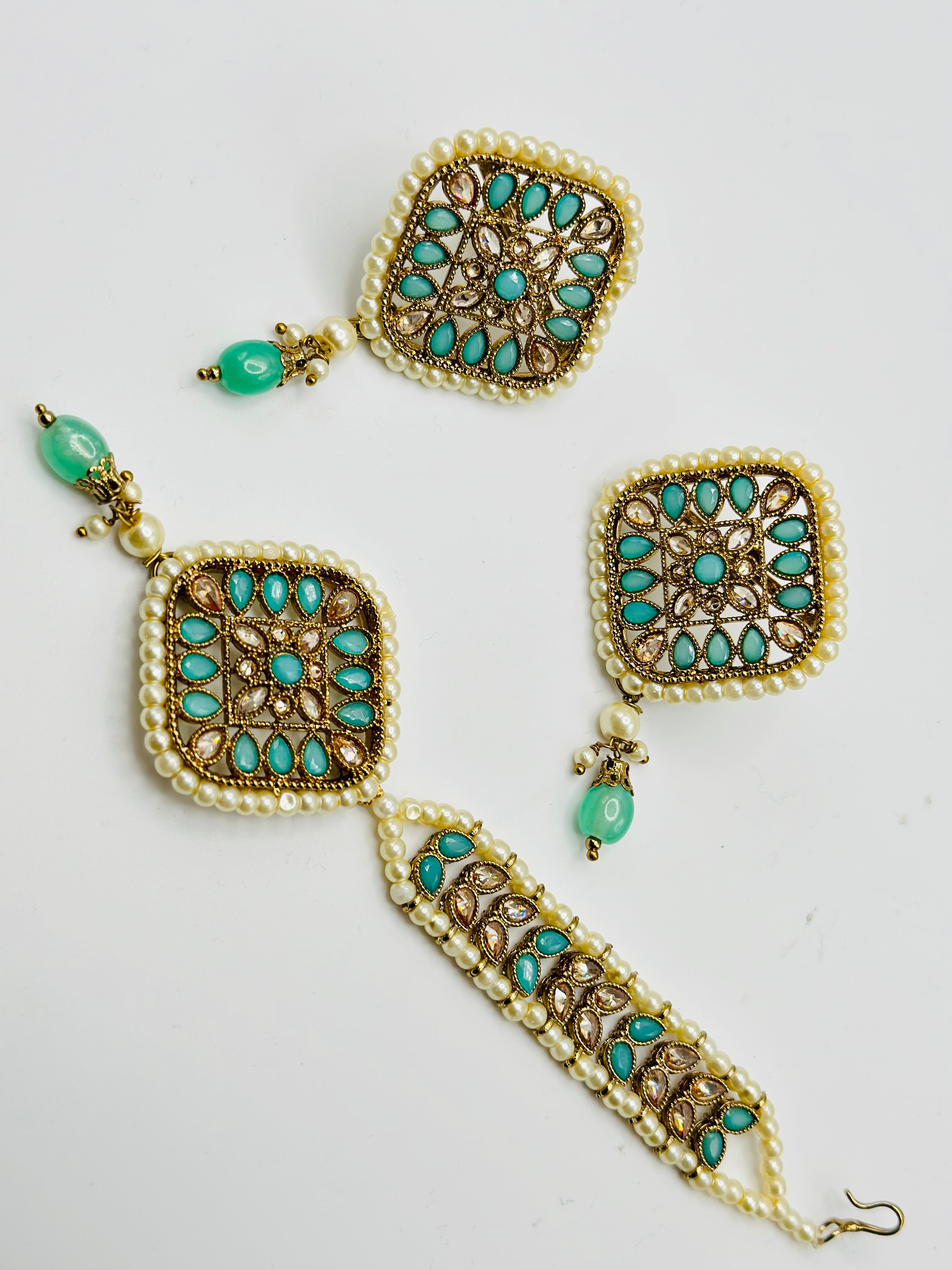 Square-Shape Earrings With Tikka | Simzdesignzz |