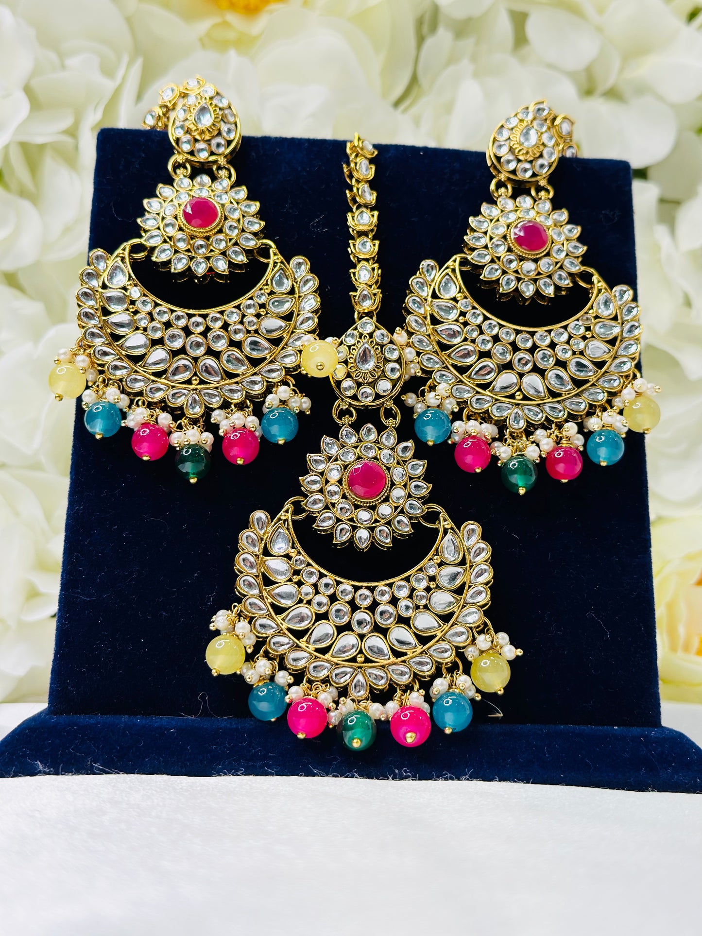 Oversized-Kundan Saharay Earrings Tikka Set | Lightweight | Simzdesignz |