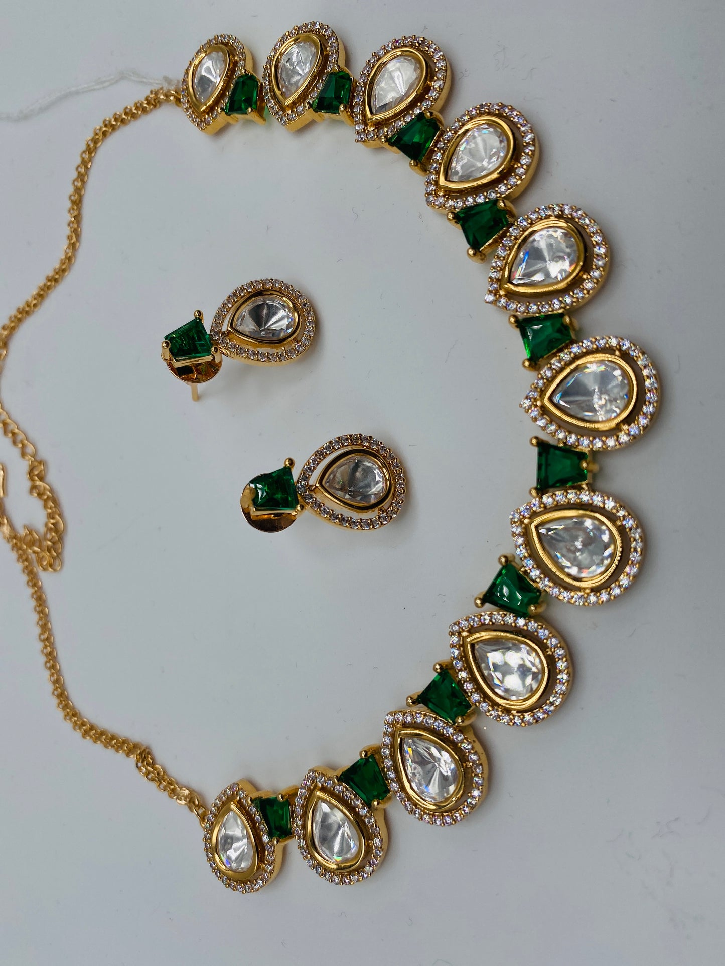 Drop-Shaped Tyani Kundan Necklace Set | Simzdesignzz |