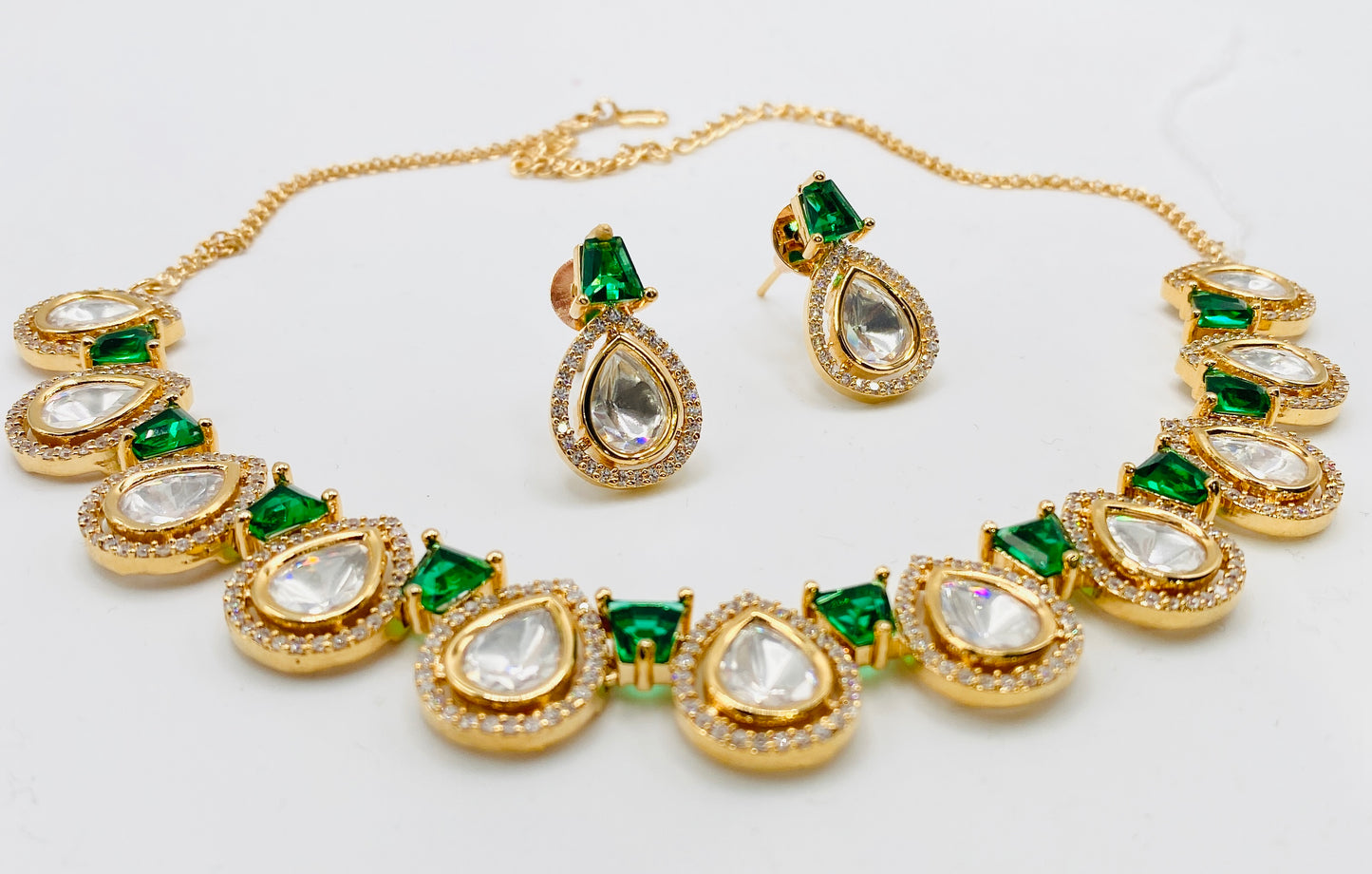 Drop-Shaped Tyani Kundan Necklace Set | Simzdesignzz |